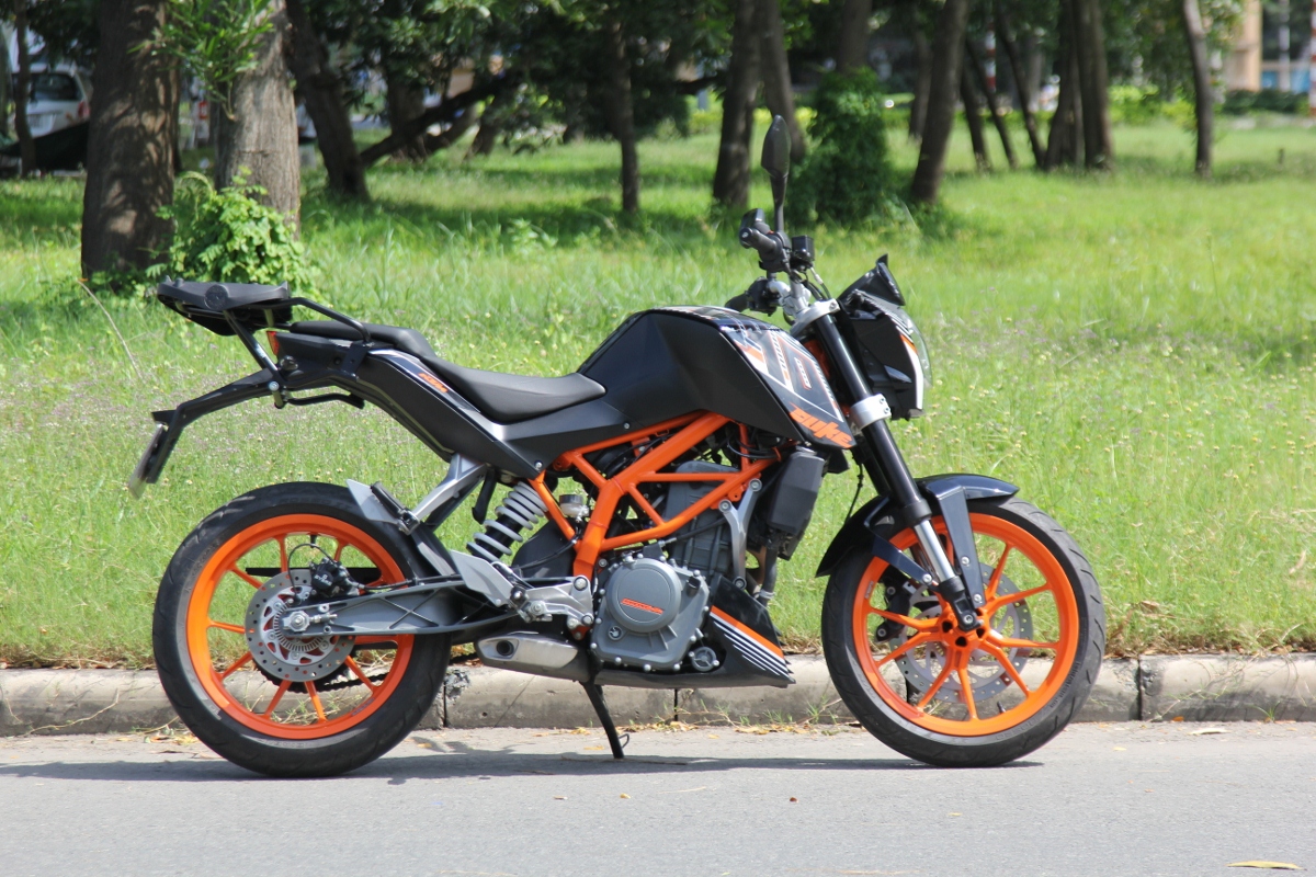 KTM Duke 390: bất ngờ nakedbike xứ lạ